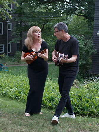 the Ukulele Scramble, photo by Karen Gardner